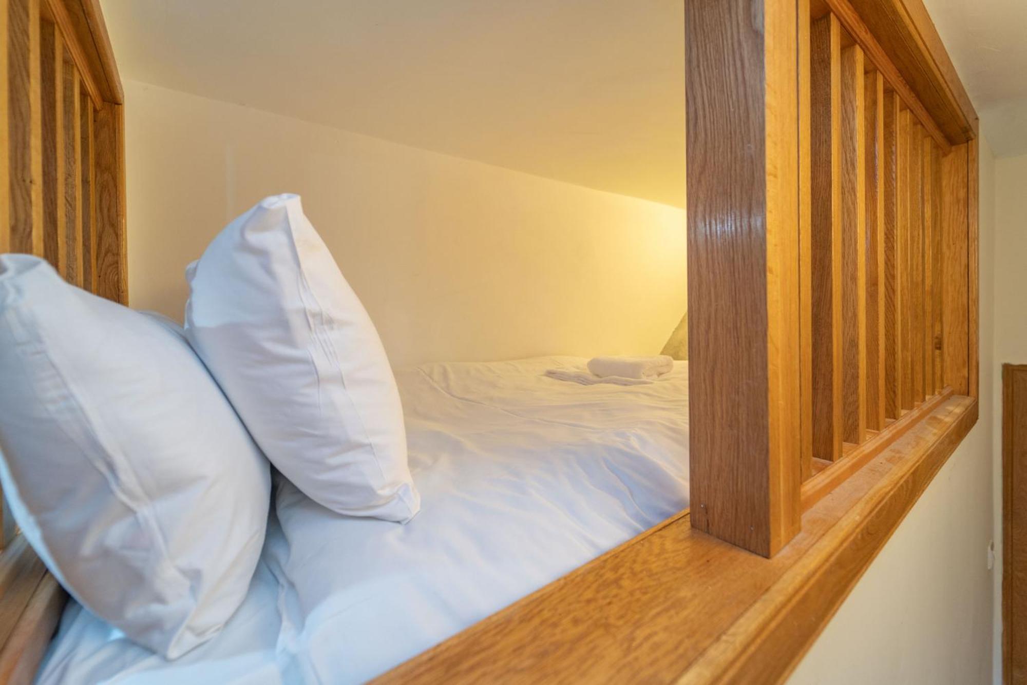 Appartement Spacious 3 Bed Townhouse With Parking *