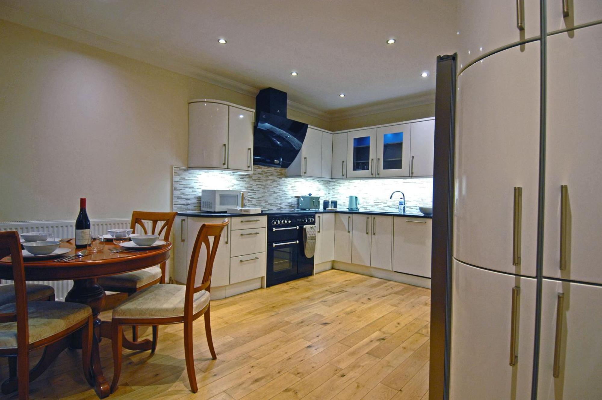 Spacious 3 Bed Townhouse With Parking Appartement Édimbourg